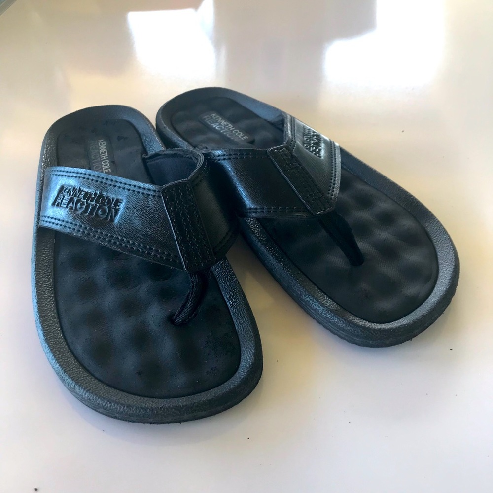 The Kenneth Cole Reaction Four Black Sandal 9